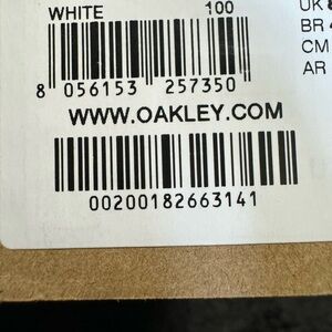 BRAND NEW, Oakley shoes, comes with complimentary shoe care kit.